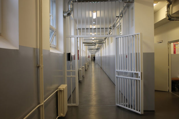 Затвор, ипак, није одлазак у бању
